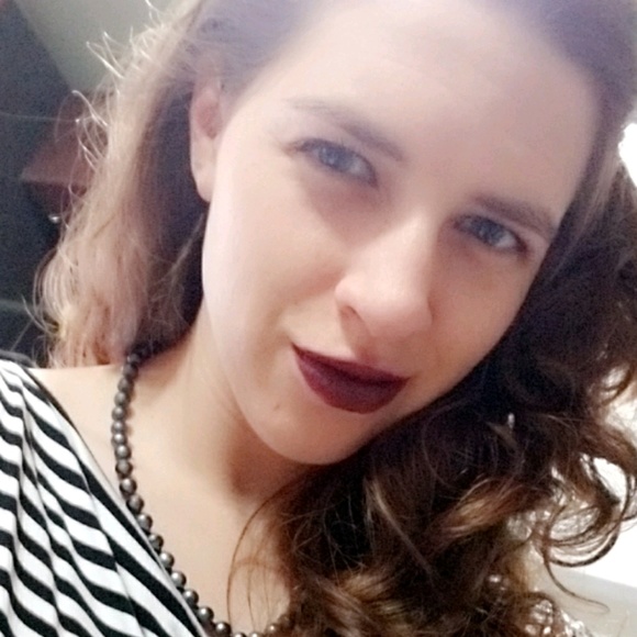 Meet your Posher, Jessica - Picture 1 of 1